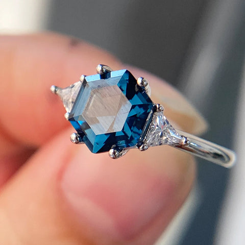 Luxyimagic Lundon Topaz Gemstones Ring
