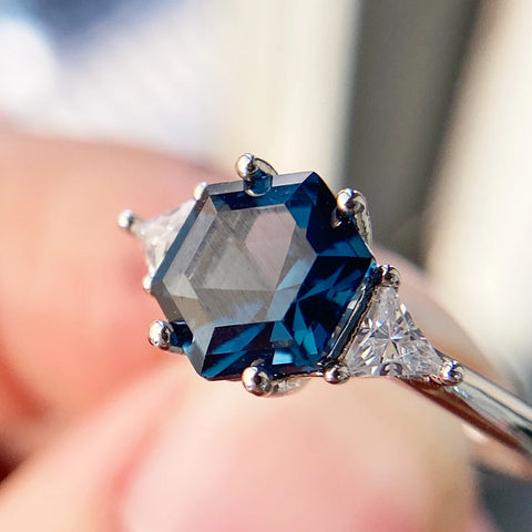 Luxyimagic Lundon Topaz Gemstones Ring