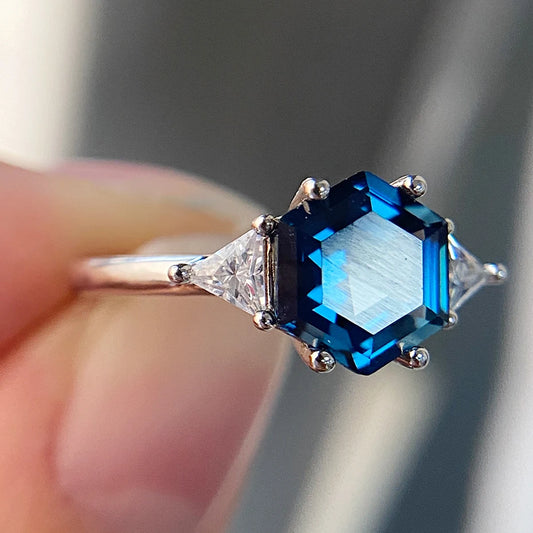 Luxyimagic Lundon Topaz Gemstones Ring