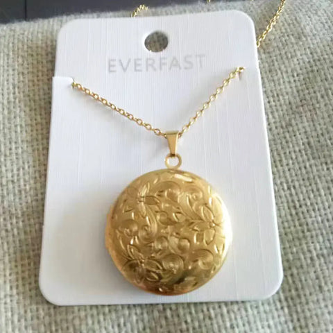 1pc Carved Designs Round Photo Frame Pendant Necklace Stainless Steel Charms Locket Necklaces Women Men Fashion Memorial Jewelry