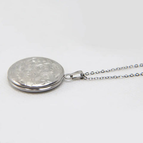 1pc Carved Designs Round Photo Frame Pendant Necklace Stainless Steel Charms Locket Necklaces Women Men Fashion Memorial Jewelry