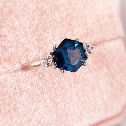 Luxyimagic Lundon Topaz Gemstones Ring