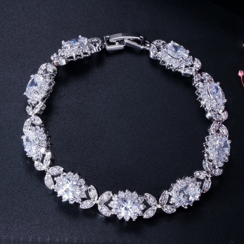 CWWZircons Luxury Dark Green Crystal