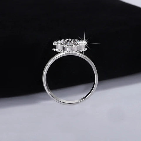 LinkerLove Moissanite Four-leaf Clover Ring