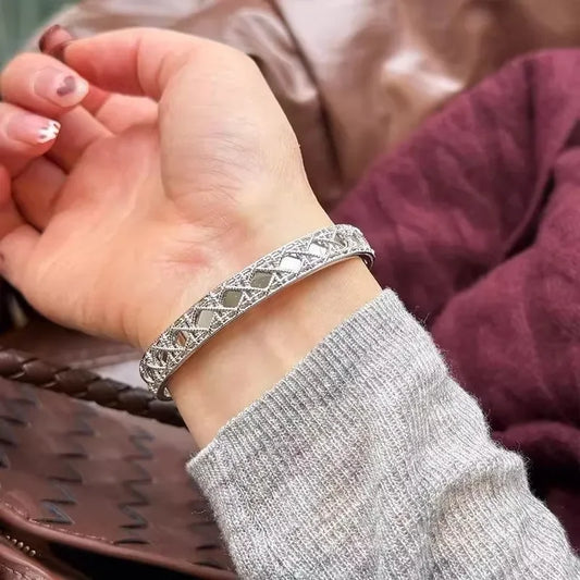 Fashionable Geometric Diamond Pattern  Bracelet