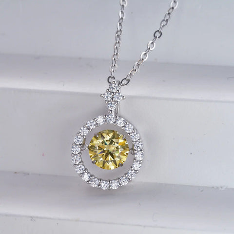 JoyceJelly 1CT Moissanite Diamond Necklace S925 Sterling Silver Beating Heart Pendant Clavicle Chain VVS D Color 3EX Cut Round