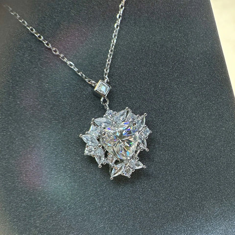 Vinregem Passed Test 3EX VVS1 D Color 2CT Heart Cut Real Moissanite Diamond Pendant Necklace 925 Sterling Silver Fine Jewelry