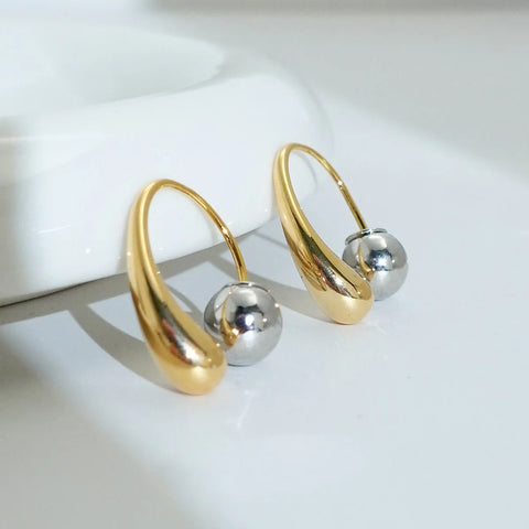 Dainty Flower Stud Earrings