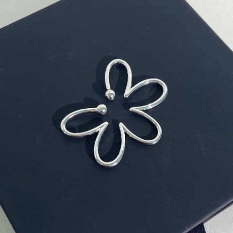 Trendy Creative Hollow Flower Ear