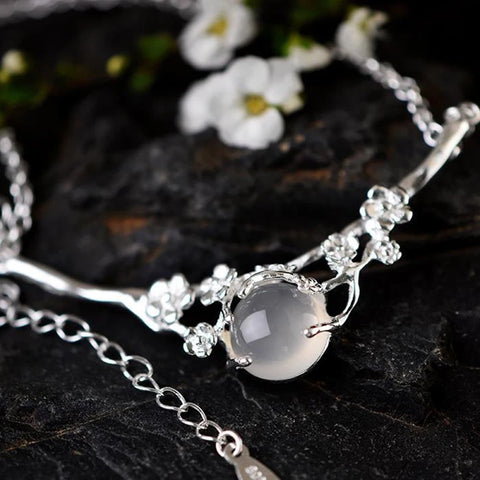 Designer Original Craft Irregular Plum Blossom Egg Round Pendant Necklace Retro Aristocratic Charm Women's Silver Jewelry