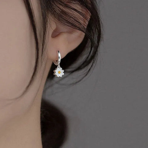 Sweet Daisy Flower Hoop Earrings
