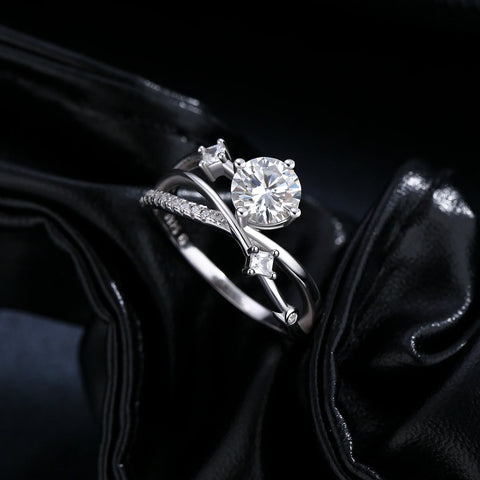 MODIAN 1CT VVS1 Clarity Moissanite Dazzling Ring