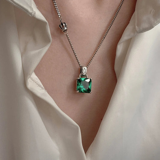 Foydjew Retro Thai Silver Crown Green Zircon Necklaces For Women 2022 Trend Brand Pendant Luxury Temperament Fashion Jewelry