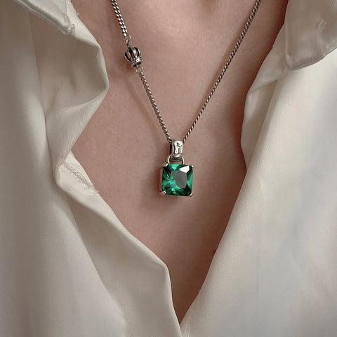 Foydjew Retro Thai Silver Crown Green Zircon Necklaces For Women 2022 Trend Brand Pendant Luxury Temperament Fashion Jewelry