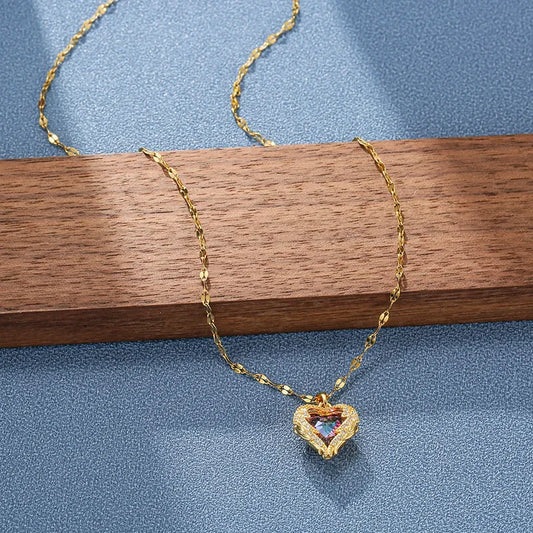 Top luxury colored crystal ocean heart-shaped pendant necklace, suitable for fashionable women's wedding necklaces