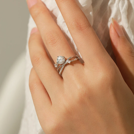 MODIAN 1CT VVS1 Clarity Moissanite Dazzling Ring