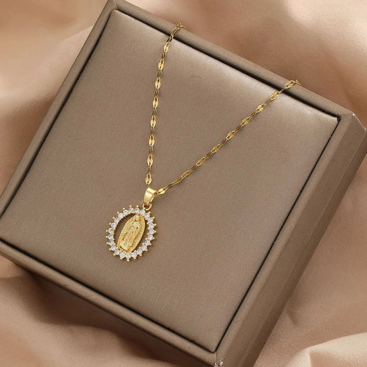 1PC Fashionable and Gorgeous Women's Micro inlaid Colored Zircon Hollow Necklace Suitable for Party and Festival Gifts