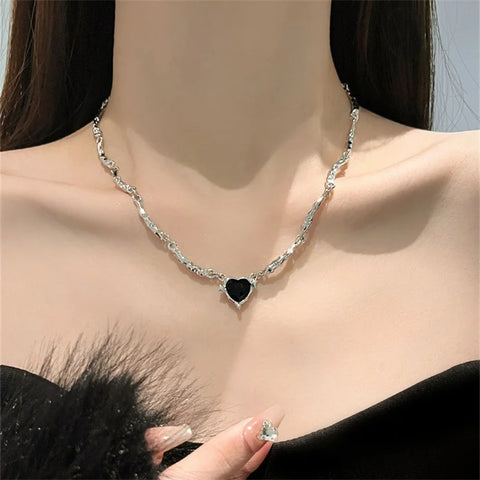 Y2K Pink Crystal Heart Pendant Necklace Women Sweet Cool Girl Punk Clavicle Chain Fashion Aesthetic Necklace Jewelry Gift 2024