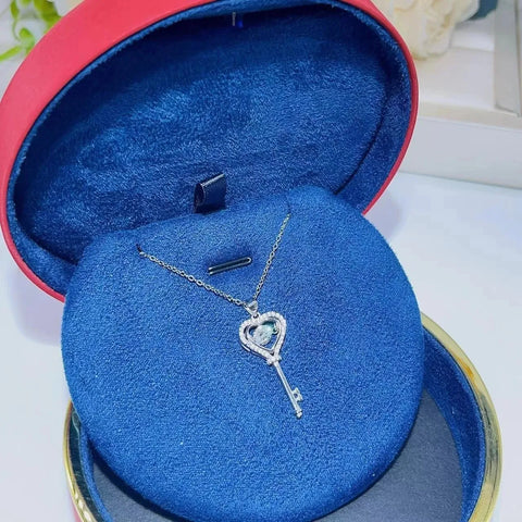 Moissanite Diamond Necklace Women's Light Luxury NicheS925 Silver 50 Parts Moissanite Heart Spirit Key Pendant Christmas Gift