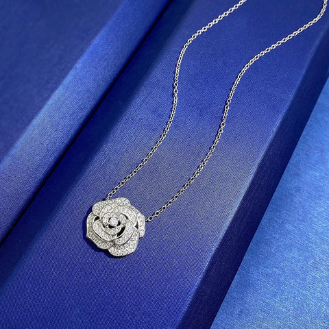 Classic Flower Moissanite Diamond Pendant