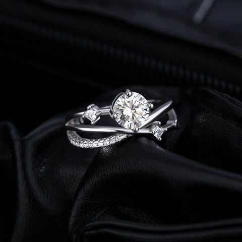 MODIAN 1CT VVS1 Clarity Moissanite Dazzling Ring