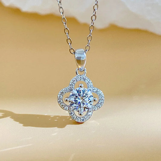S925 Sterling Silver Four Leaf Clover Moissanite 1 Carat Necklace Women's Versatile Clavicle Chain High-End Valentine's Day Gift