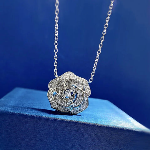 Classic Flower Moissanite Diamond Pendant