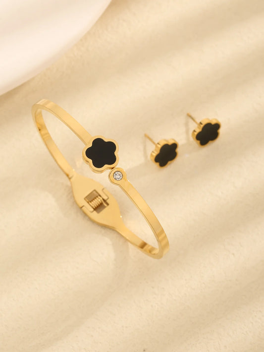 Five Leaf Plum Blossom Bracelet