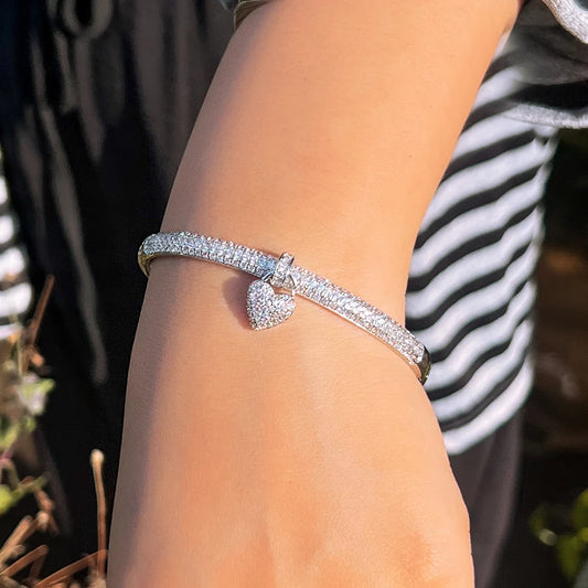 CWWZircons Chic White Cubic Zirconia Paved