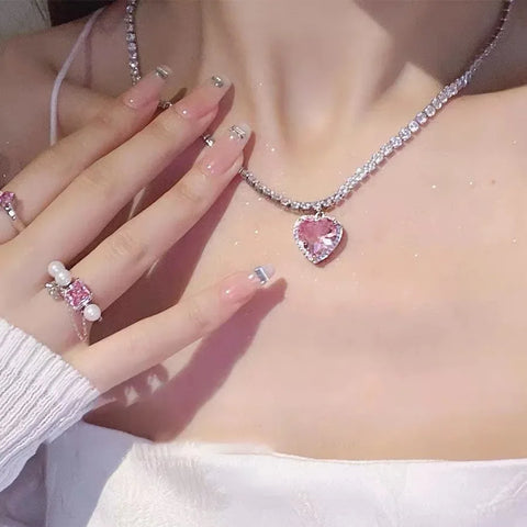 Rhinestione Pink Heart Pendant Necklace for Women Lovers Clavicle Chain Chocker Female Cute Crystal Moonstone Jewlery Gifts