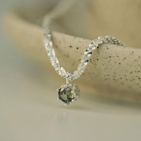 Green Zircon Sparkling 925 Silver Elegant Simple Light Luxury Clavicle Chain Necklace for Women