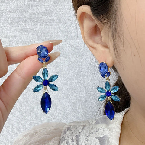 Dainty Flower Stud Earrings