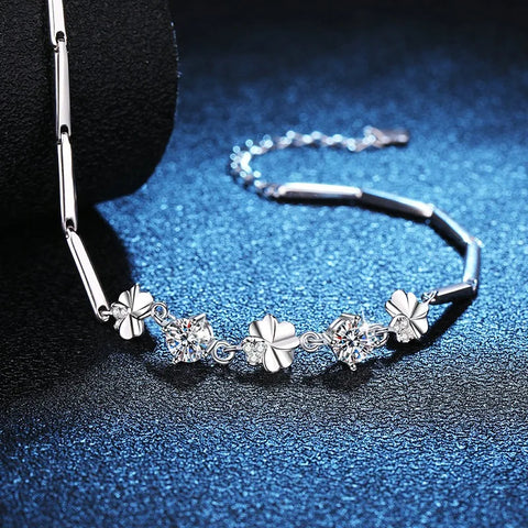 1 Carat D Color Moissanite Clover Bracelet