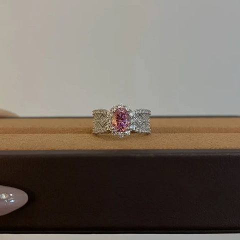 Fashion Pink 1ct Oval Moissanite Ring
