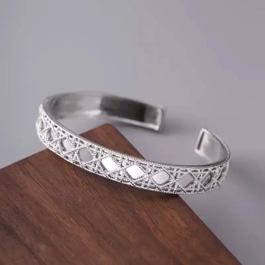 Fashionable Geometric Diamond Pattern  Bracelet