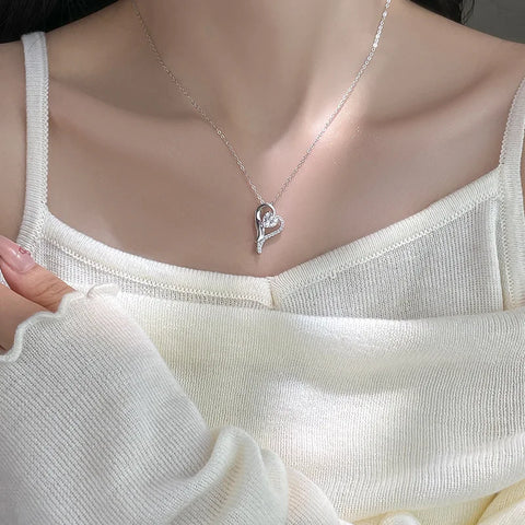 Love Wings Diamond Necklace Women s Pure Silver Fashion Light Luxury Heart Shaped Mozambique Stone Carat Pendant  Lucky Jewelry