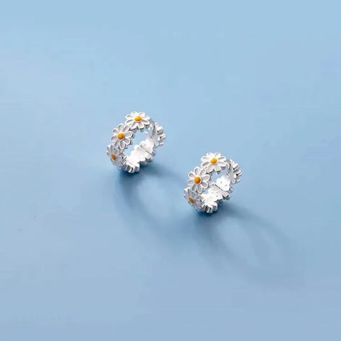 Sweet Daisy Flower Hoop Earrings