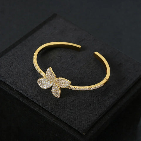 Luxurious White Zircon Four Leaf Clover Open Hand Bracelet
