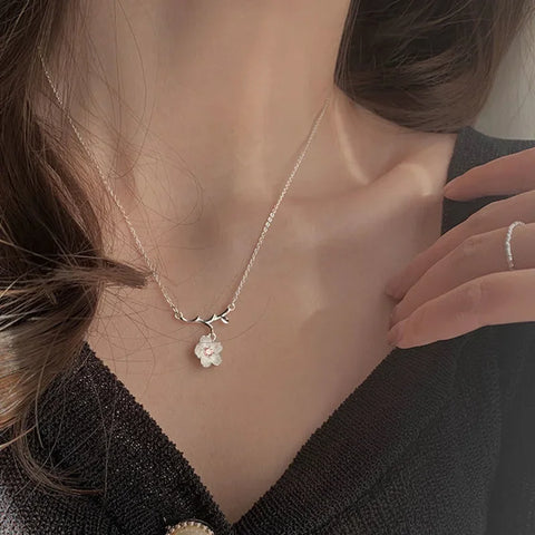 Cherry Blossom Pendant Necklaces for Women Clavicle Chains Necklace INS Popular Fashion Jewelry Wedding Party Birthday Gift