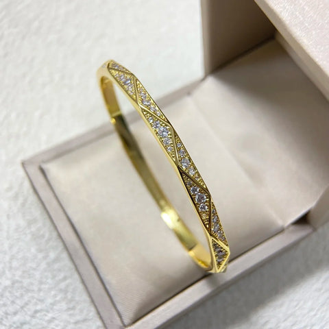 Asymmetric Inlaid Zircon Women's Bracelet