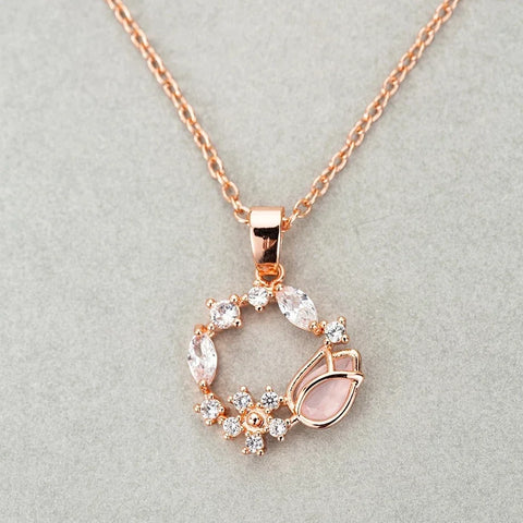 Fashion Creative Butterfly Flowers Necklace Zircon Crystal Pearl Shell Garland Pendant Necklace for Women Jewelry Accessories