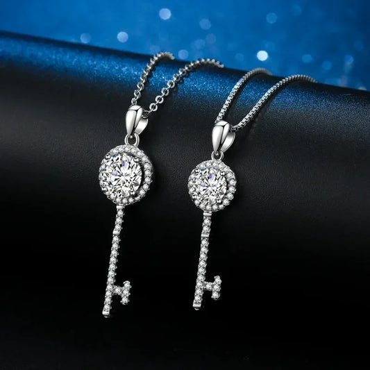 Key Pendant Simple Sparkling Moissanite Diamond 0.5/1 Carat Necklaces, Luxury Platinum PT950 Chain for Girl Women Birthday Gift