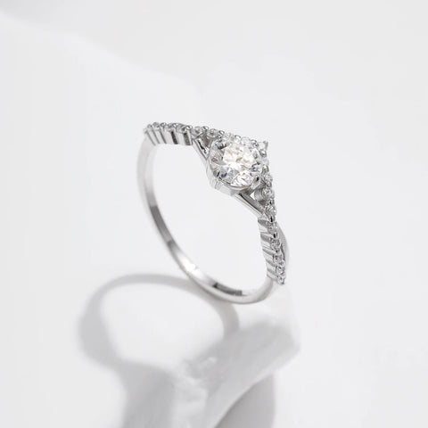 MODIAN Crown D Color Moissanite Ring