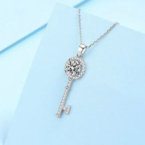 Key Pendant Simple Sparkling Moissanite Diamond 0.5/1 Carat Necklaces, Luxury Platinum PT950 Chain for Girl Women Birthday Gift