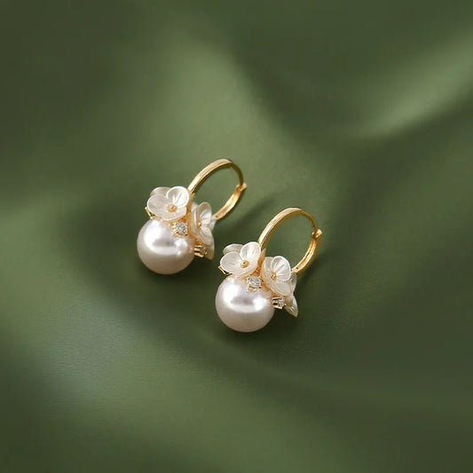 Shell Flower Pearl: Shell Flower Pearls.