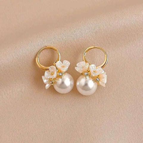 Shell Flower Pearl: Shell Flower Pearls.