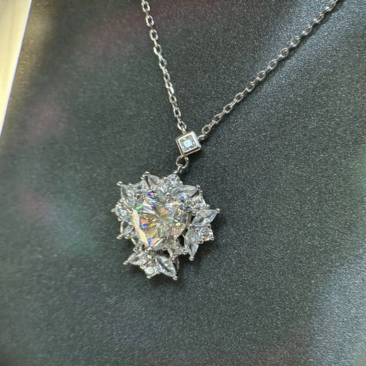 Vinregem Passed Test 3EX VVS1 D Color 2CT Heart Cut Real Moissanite Diamond Pendant Necklace 925 Sterling Silver Fine Jewelry