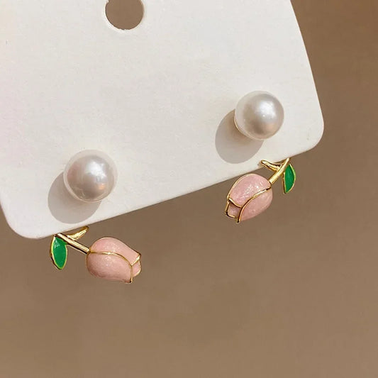 Huitan Rose Stud: Sweet Pink Roses.