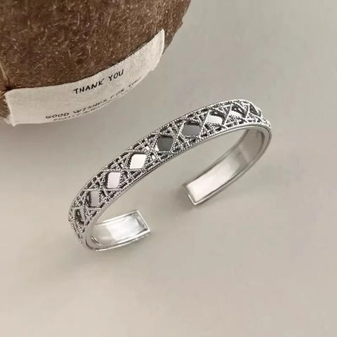 Fashionable Geometric Diamond Pattern  Bracelet