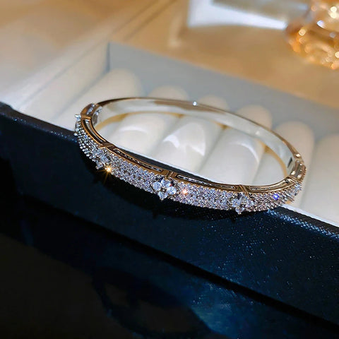 ANENJERY Four Leaf Flower Inlaid Shiny Zircon Bracelet